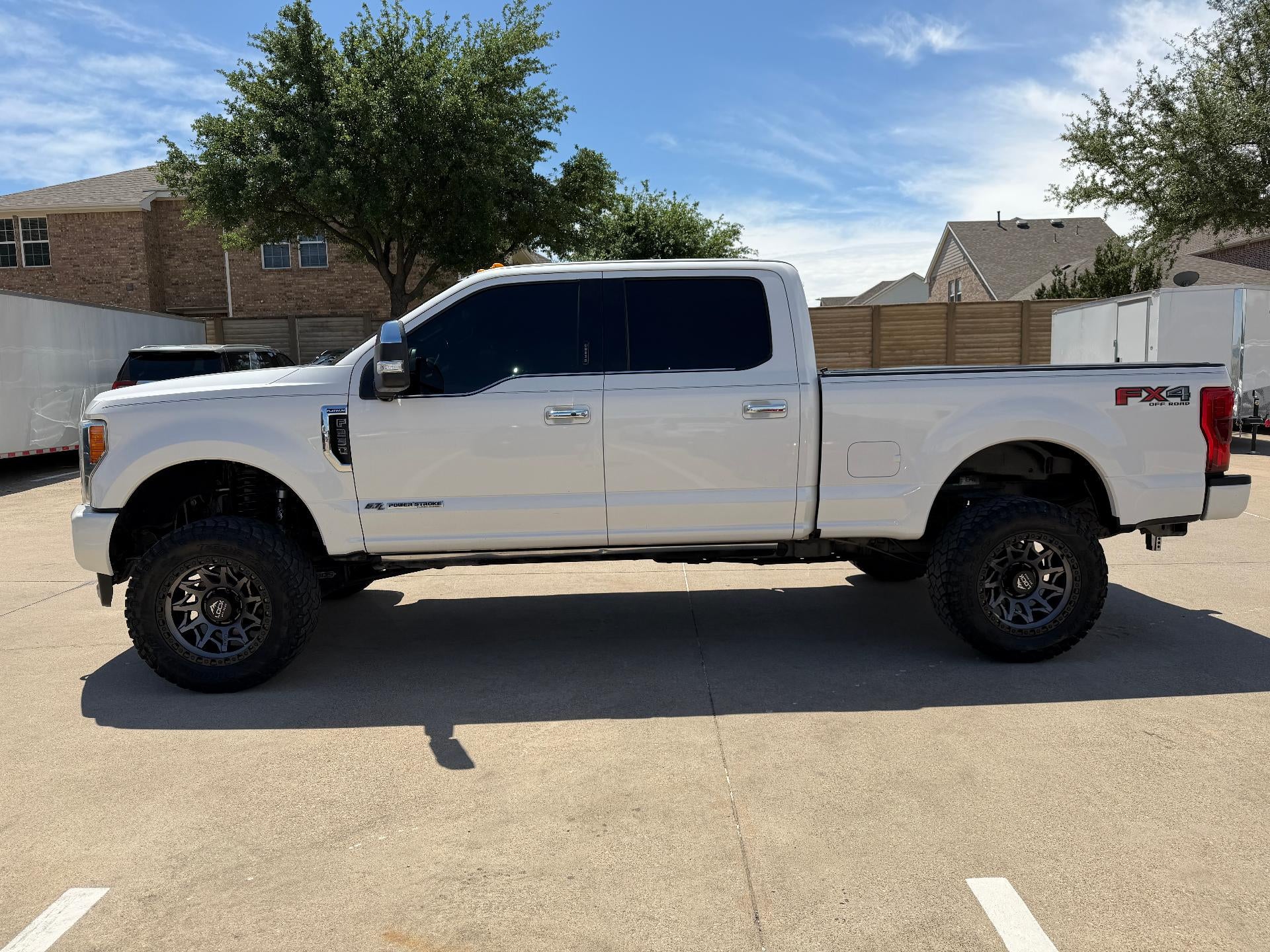 2019 Ford Super Duty F-250 SRW Platinum 4WD Crew Cab 6.75' Box