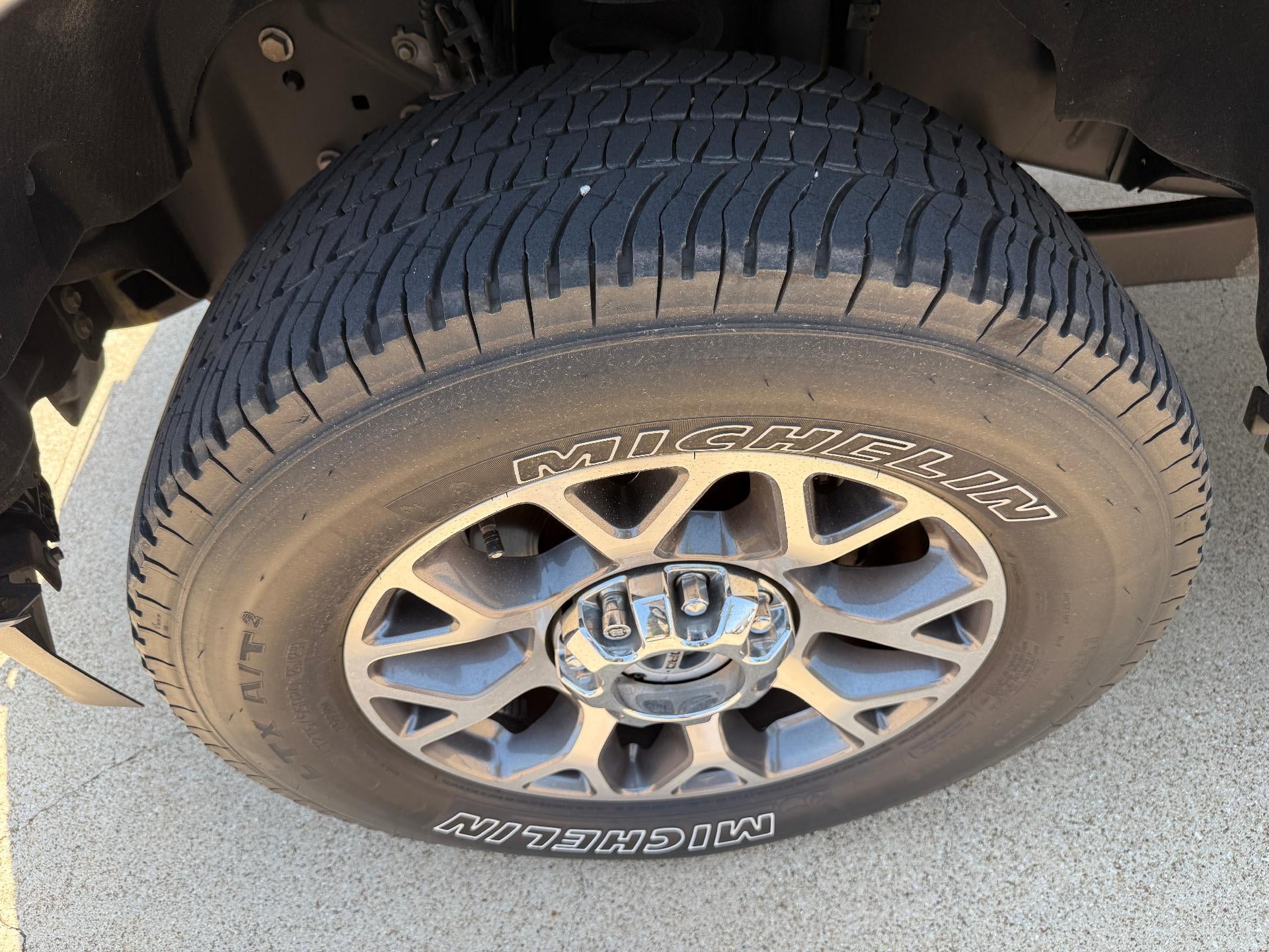 2022 Ford Super Duty F-250 SRW LARIAT 4WD Crew Cab 8' Box