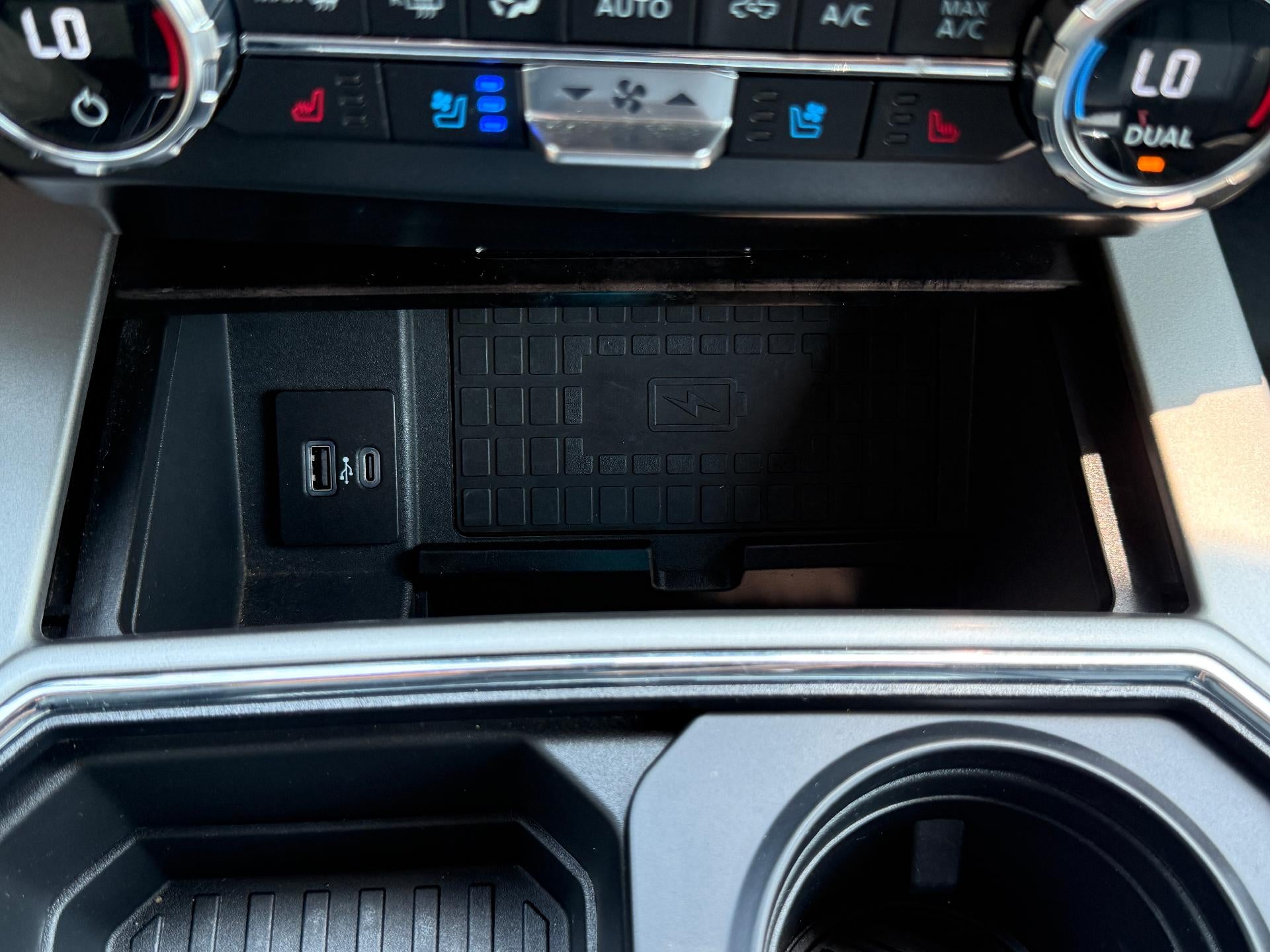 2022 Ford Super Duty F-250 SRW LARIAT 4WD Crew Cab 8' Box