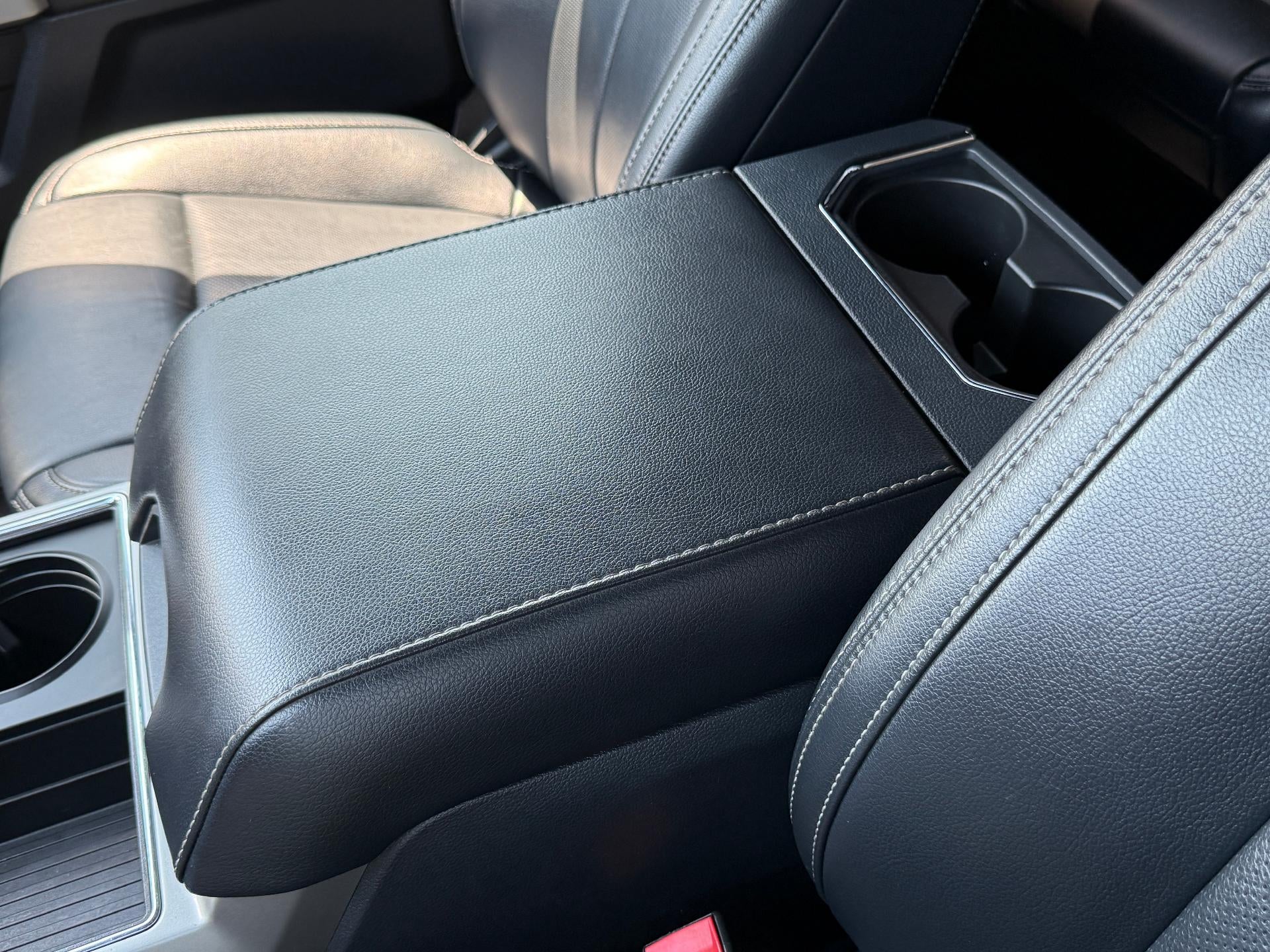 2022 Ford Super Duty F-250 SRW LARIAT 4WD Crew Cab 8' Box