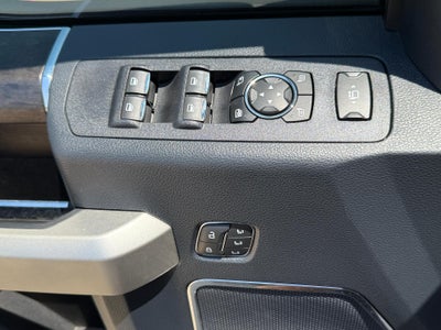 2022 Ford Super Duty F-250 SRW LARIAT 4WD Crew Cab 8' Box