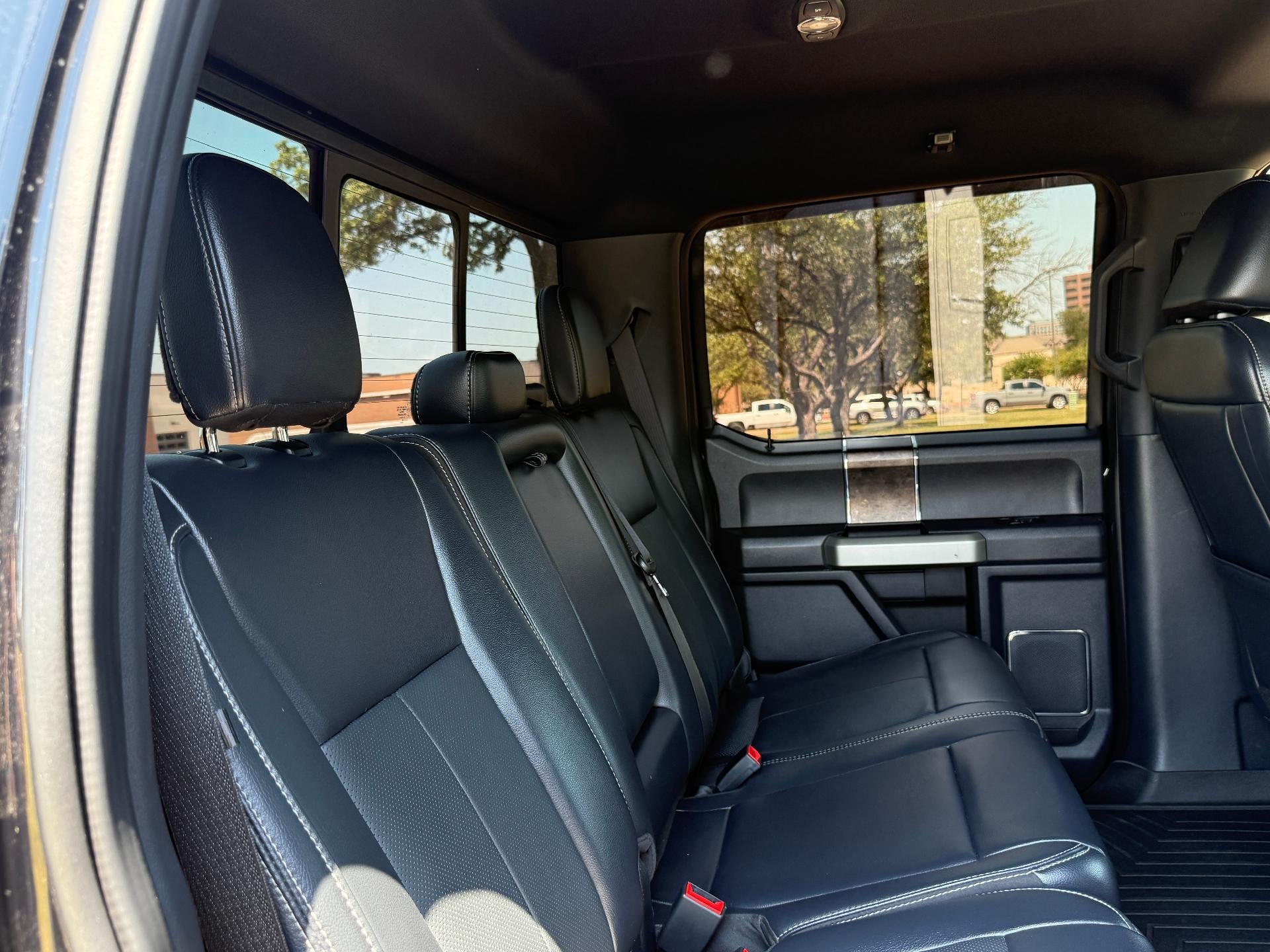 2022 Ford Super Duty F-250 SRW LARIAT 4WD Crew Cab 8' Box