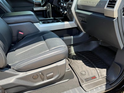 2022 Ford Super Duty F-250 SRW LARIAT 4WD Crew Cab 8' Box