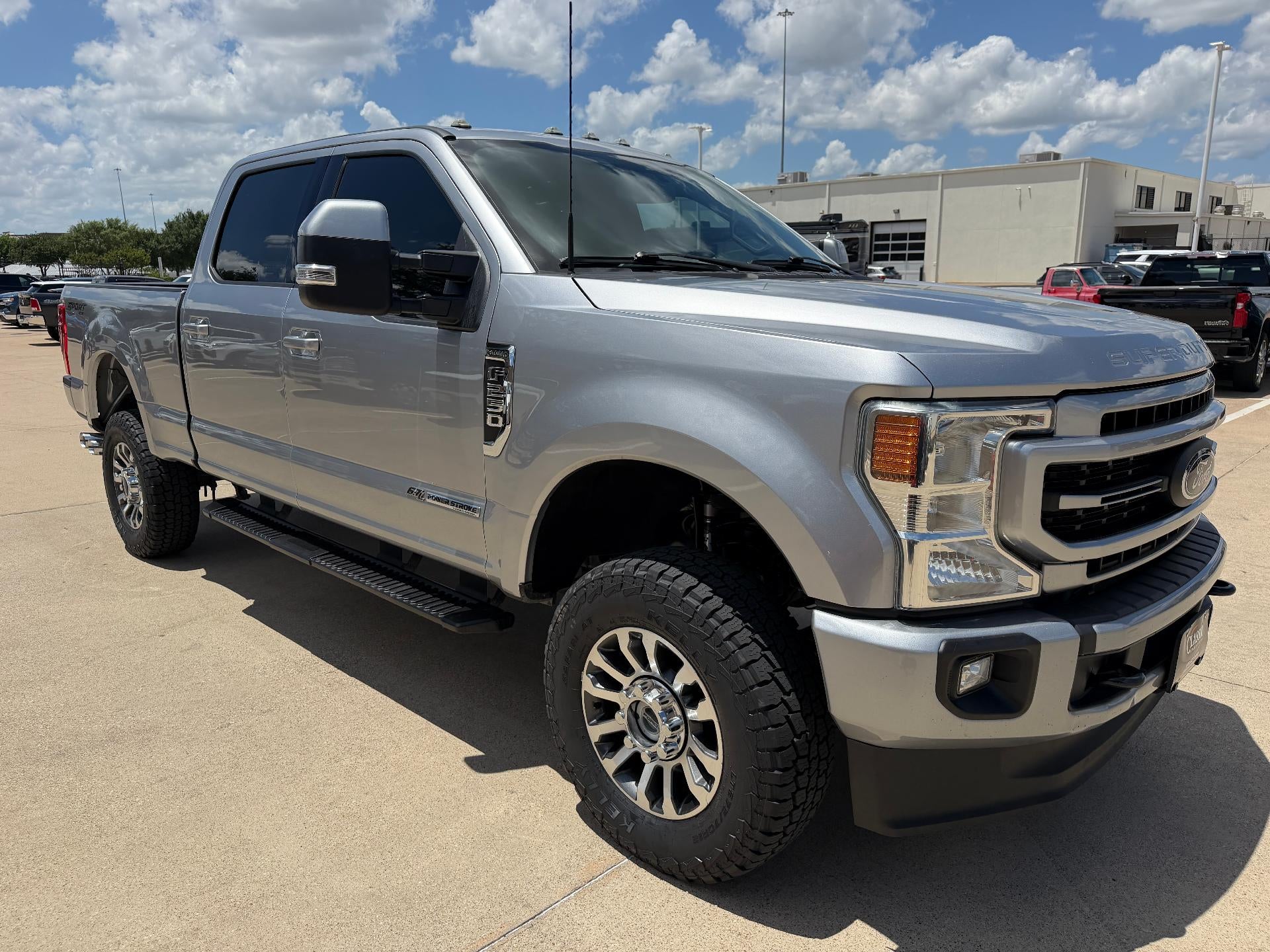2022 Ford Super Duty F-250 SRW LARIAT 4WD Crew Cab 8' Box