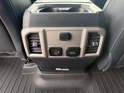 2022 Ford Super Duty F-250 SRW LARIAT 4WD Crew Cab 8' Box