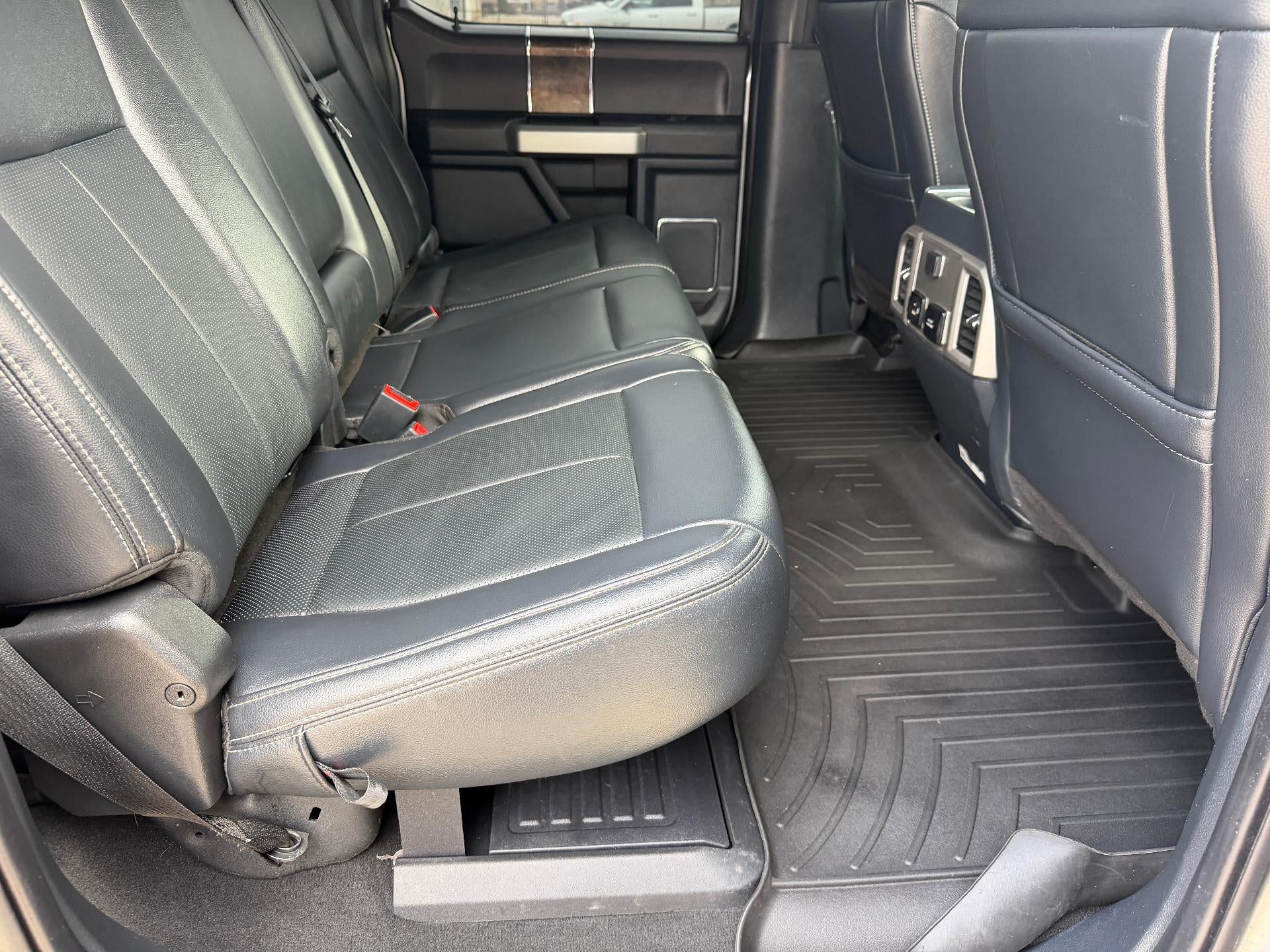 2022 Ford Super Duty F-250 SRW LARIAT 4WD Crew Cab 8' Box