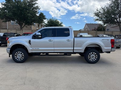 2022 Ford Super Duty F-250 SRW LARIAT 4WD Crew Cab 8' Box