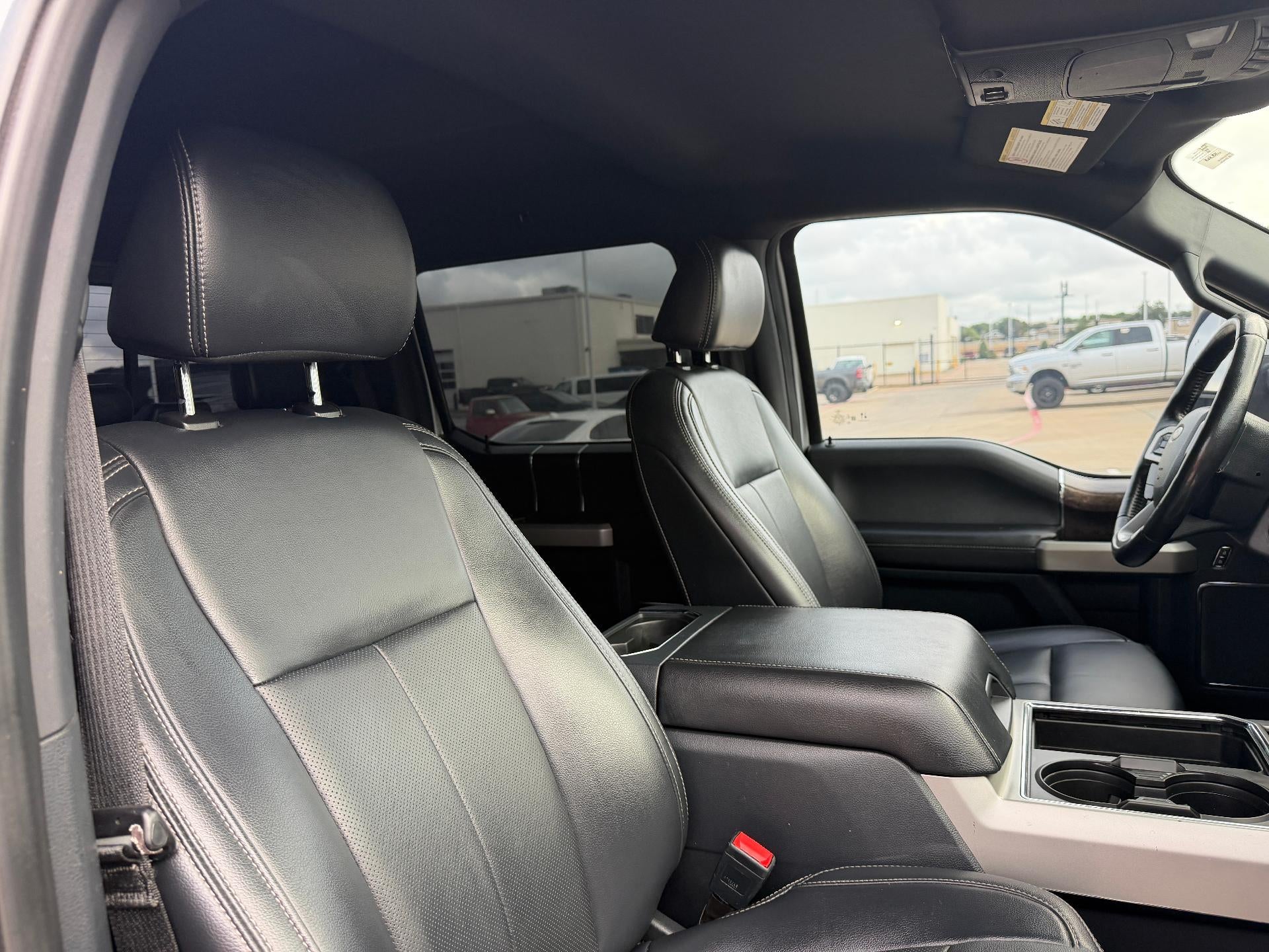 2022 Ford Super Duty F-250 SRW LARIAT 4WD Crew Cab 8' Box