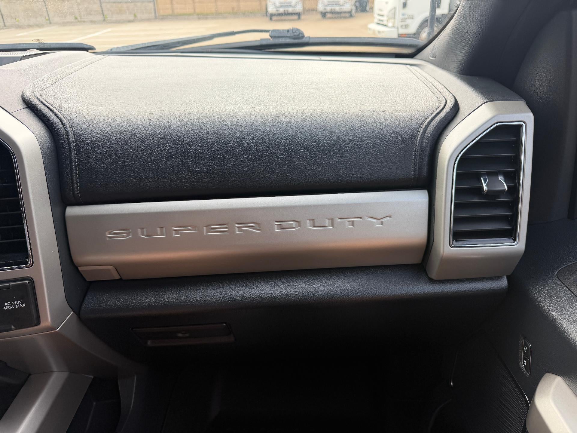 2022 Ford Super Duty F-250 SRW LARIAT 4WD Crew Cab 8' Box