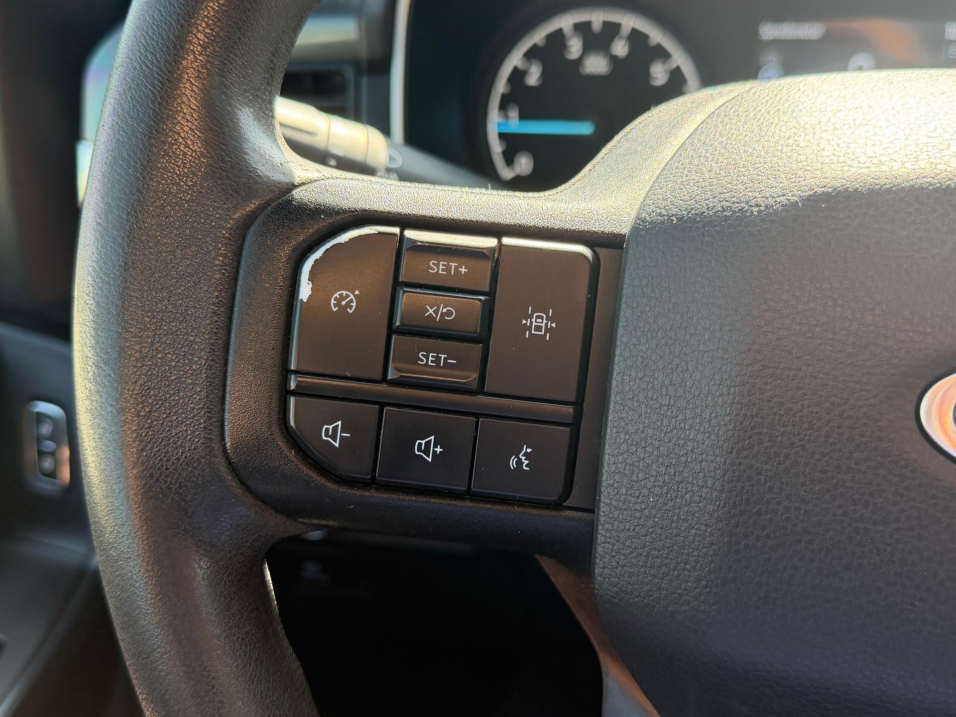 2022 Ford F-150 XL 2WD SuperCrew 5.5' Box