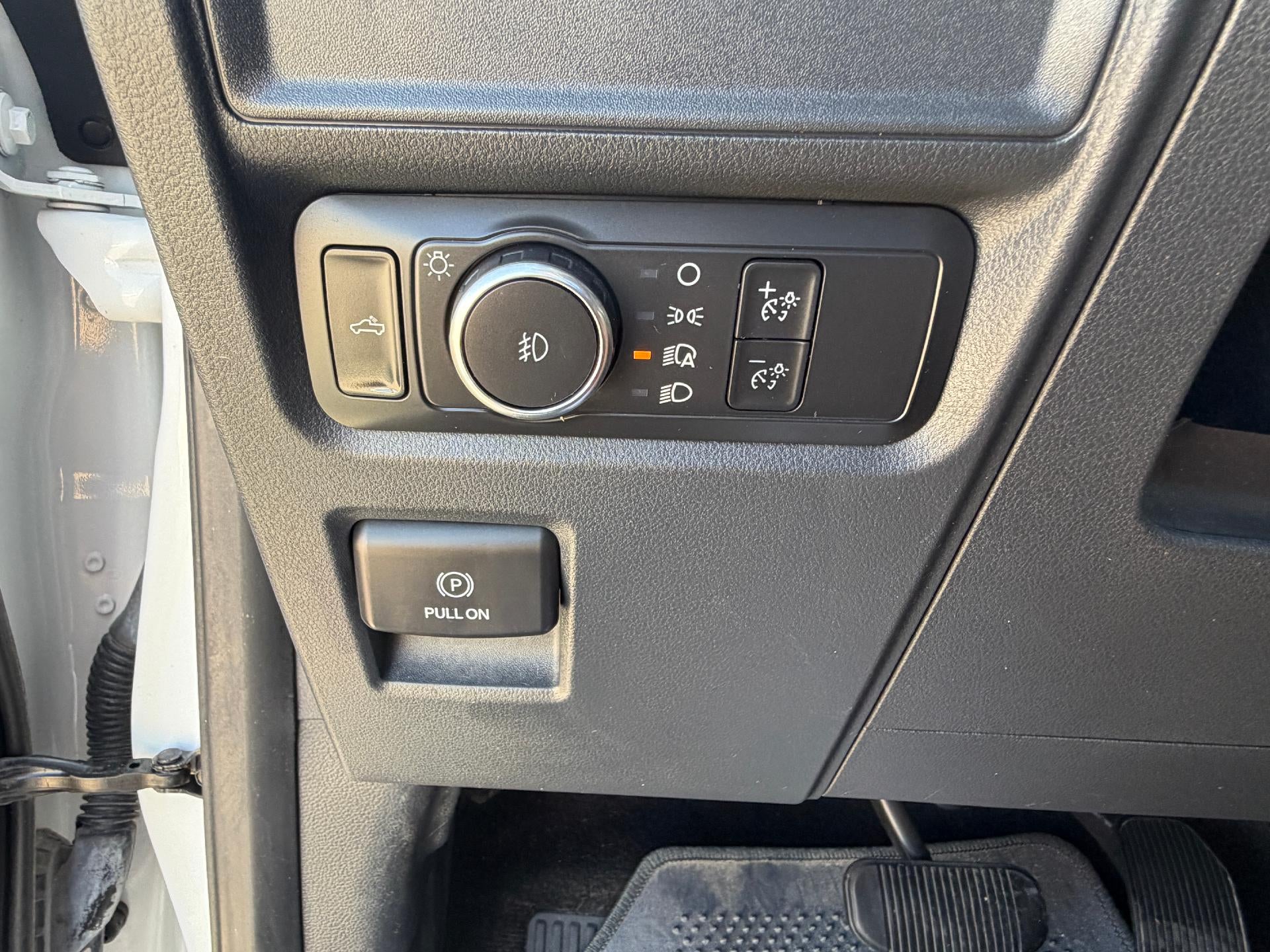 2022 Ford F-150 XL 2WD SuperCrew 5.5' Box