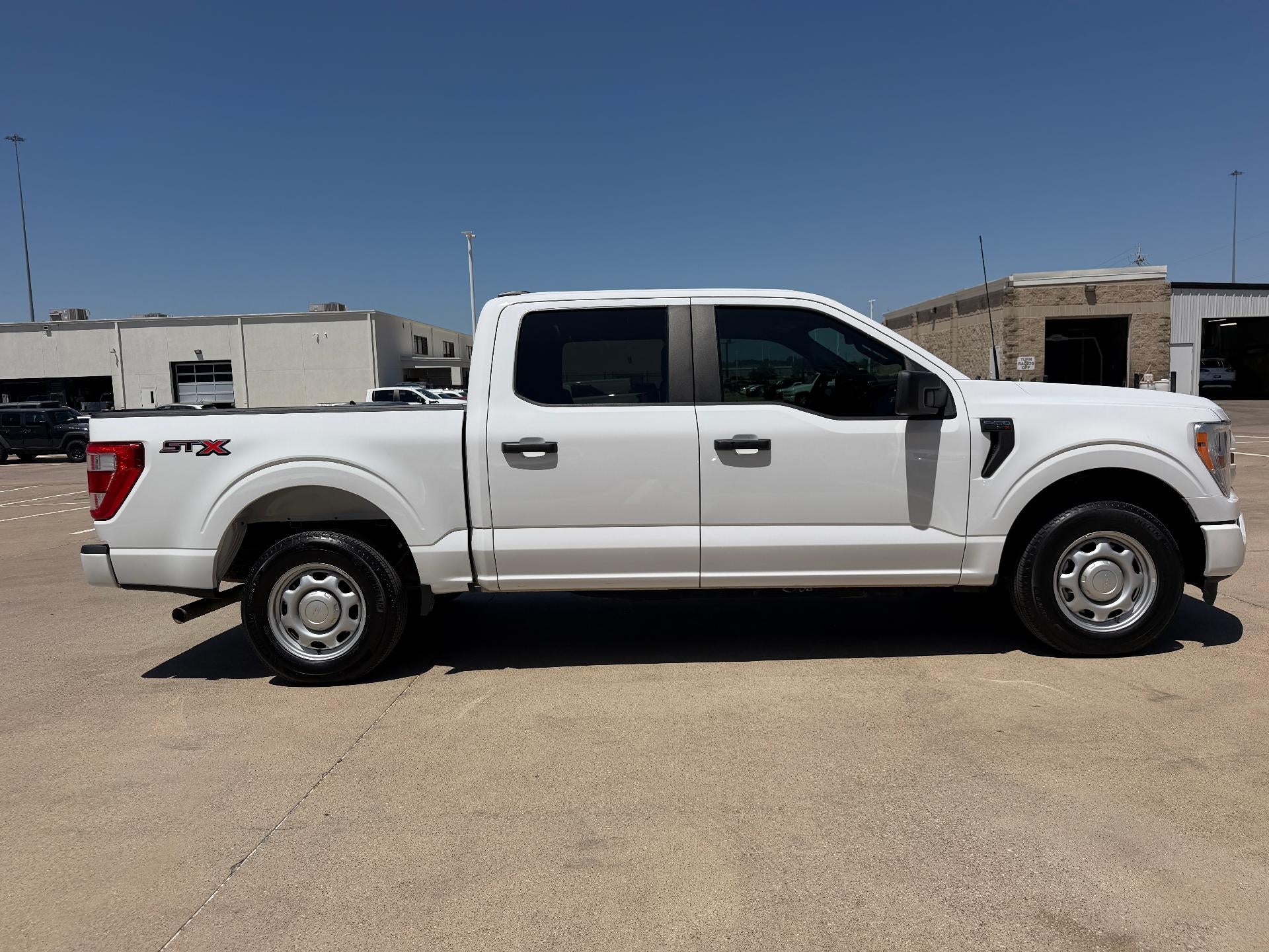 2022 Ford F-150 XL 2WD SuperCrew 5.5' Box