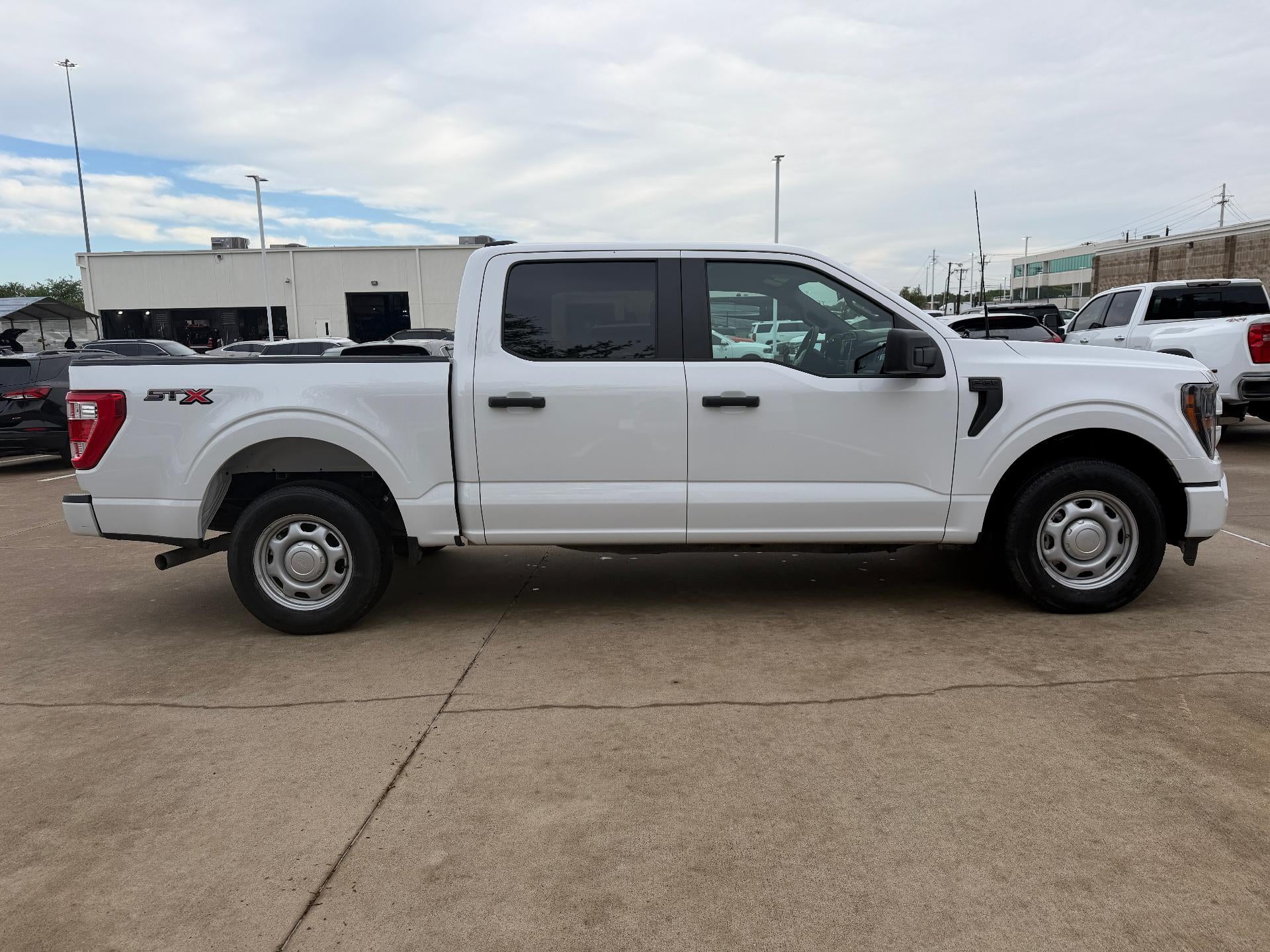 2023 Ford F-150 XL 2WD SuperCrew 5.5' Box
