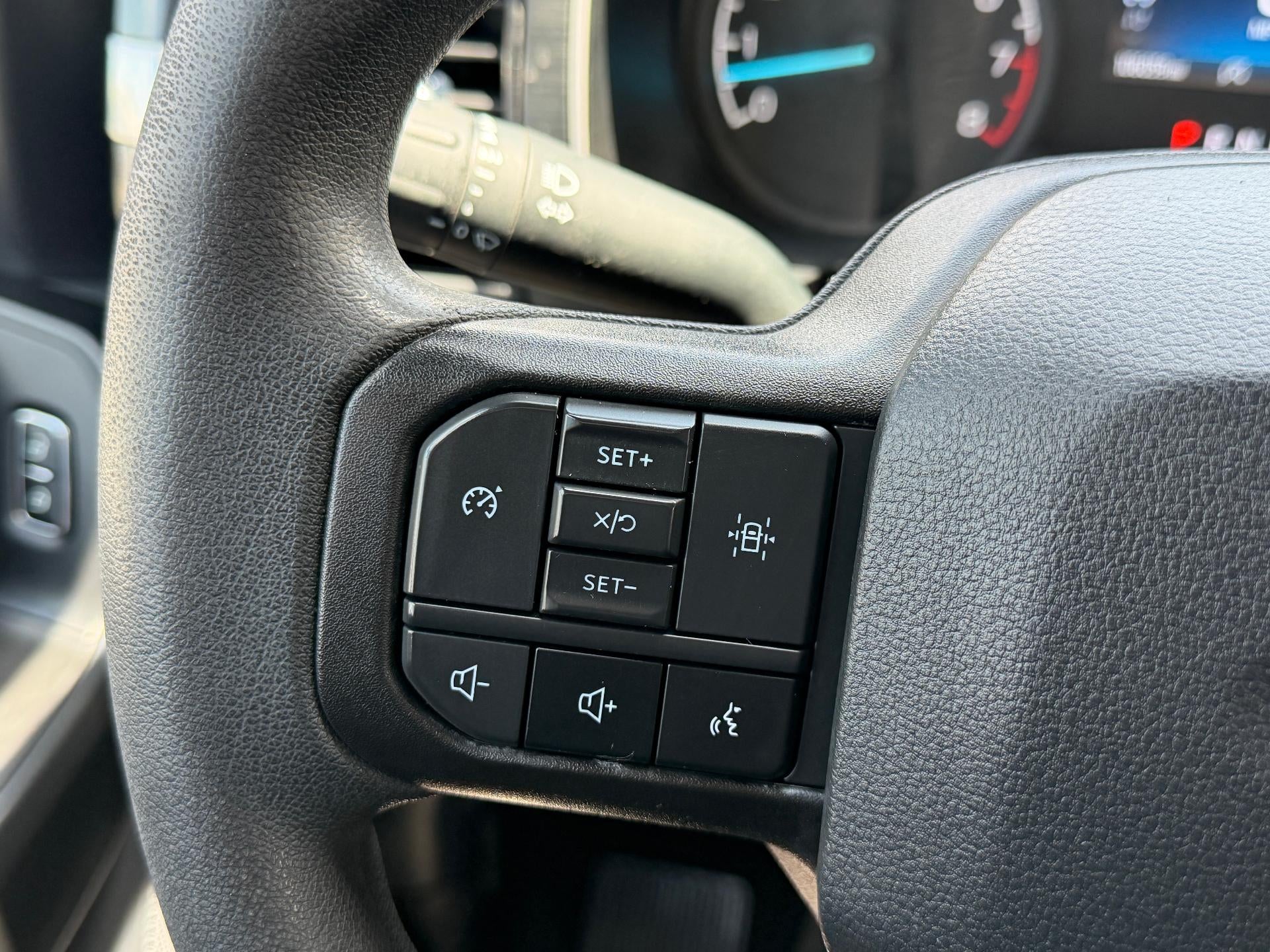 2023 Ford F-150 XL 4WD SuperCrew 5.5' Box