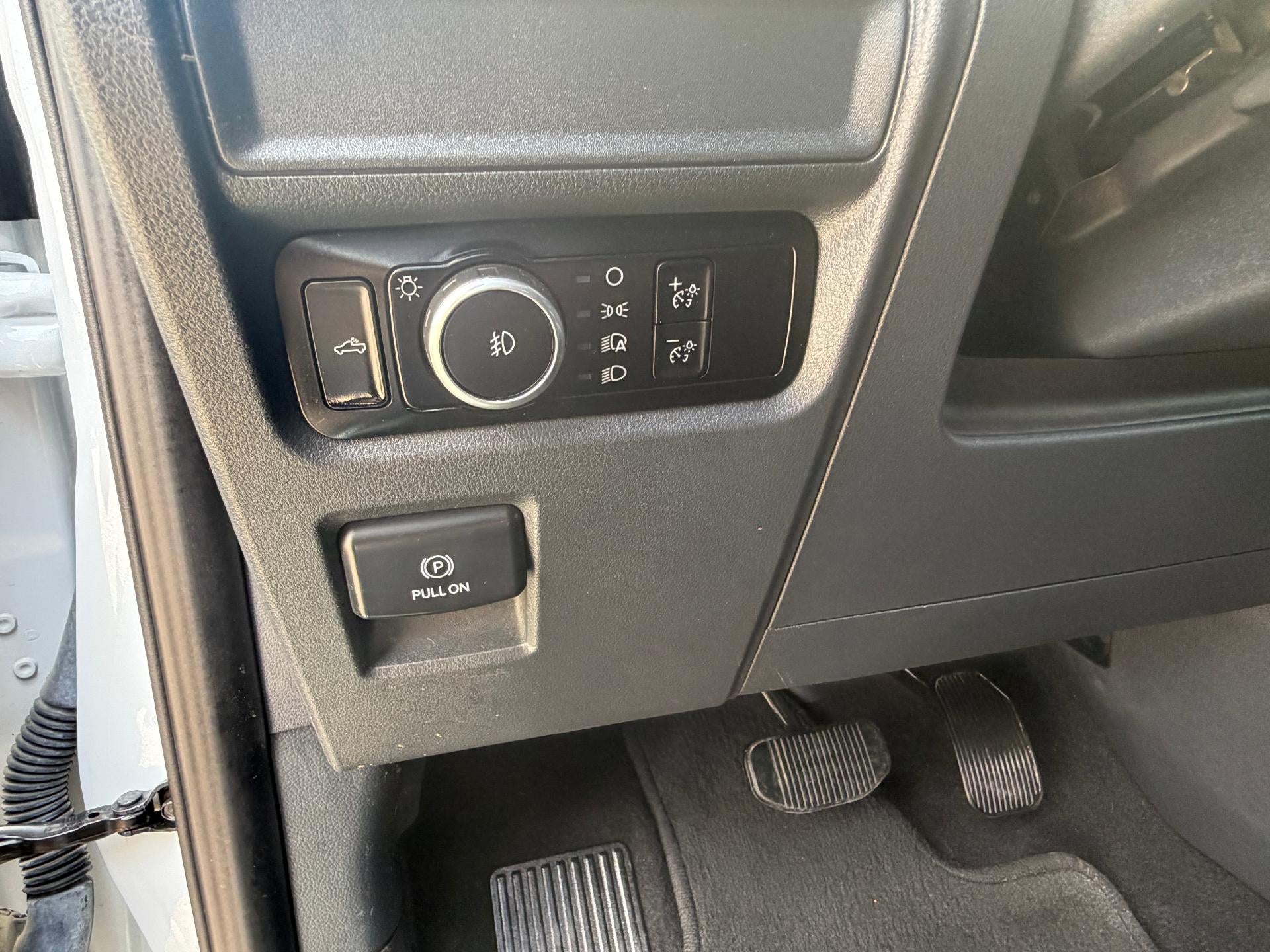 2023 Ford F-150 XL 4WD SuperCrew 5.5' Box