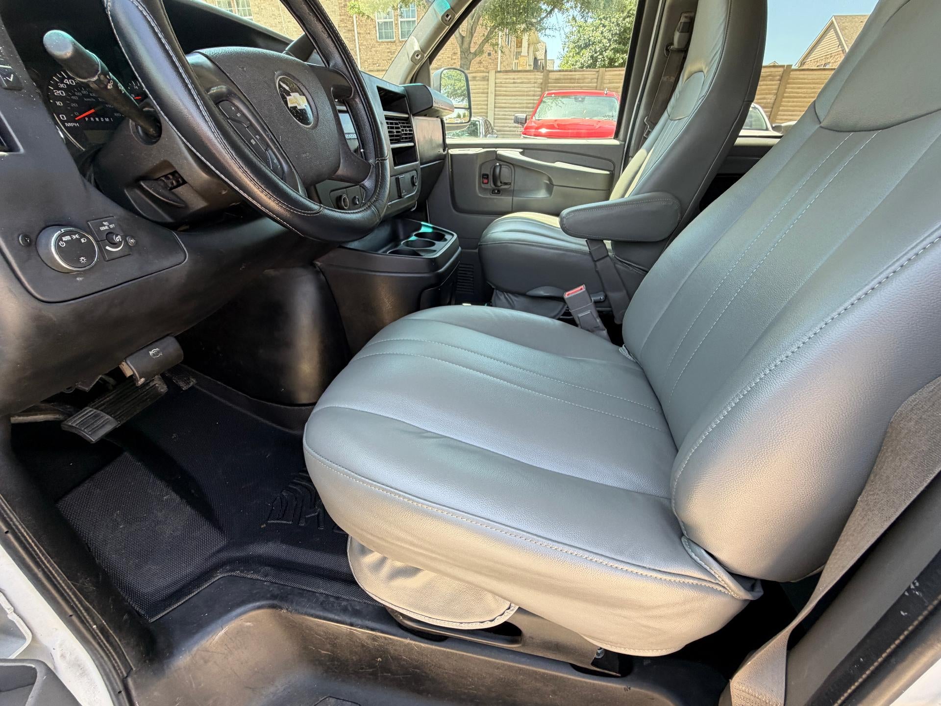 2015 Chevrolet Express Passenger 2500 Regular Wheelbase Rear-Wheel Drive 1LT