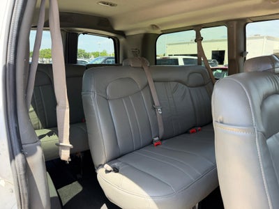 2015 Chevrolet Express Passenger 2500 Regular Wheelbase Rear-Wheel Drive 1LT