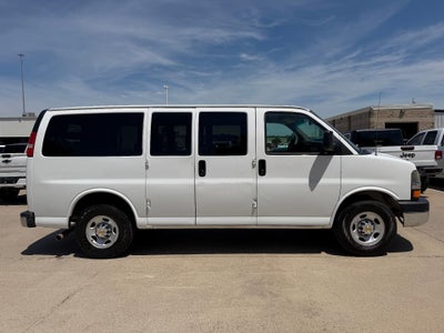 2015 Chevrolet Express Passenger 2500 Regular Wheelbase Rear-Wheel Drive 1LT