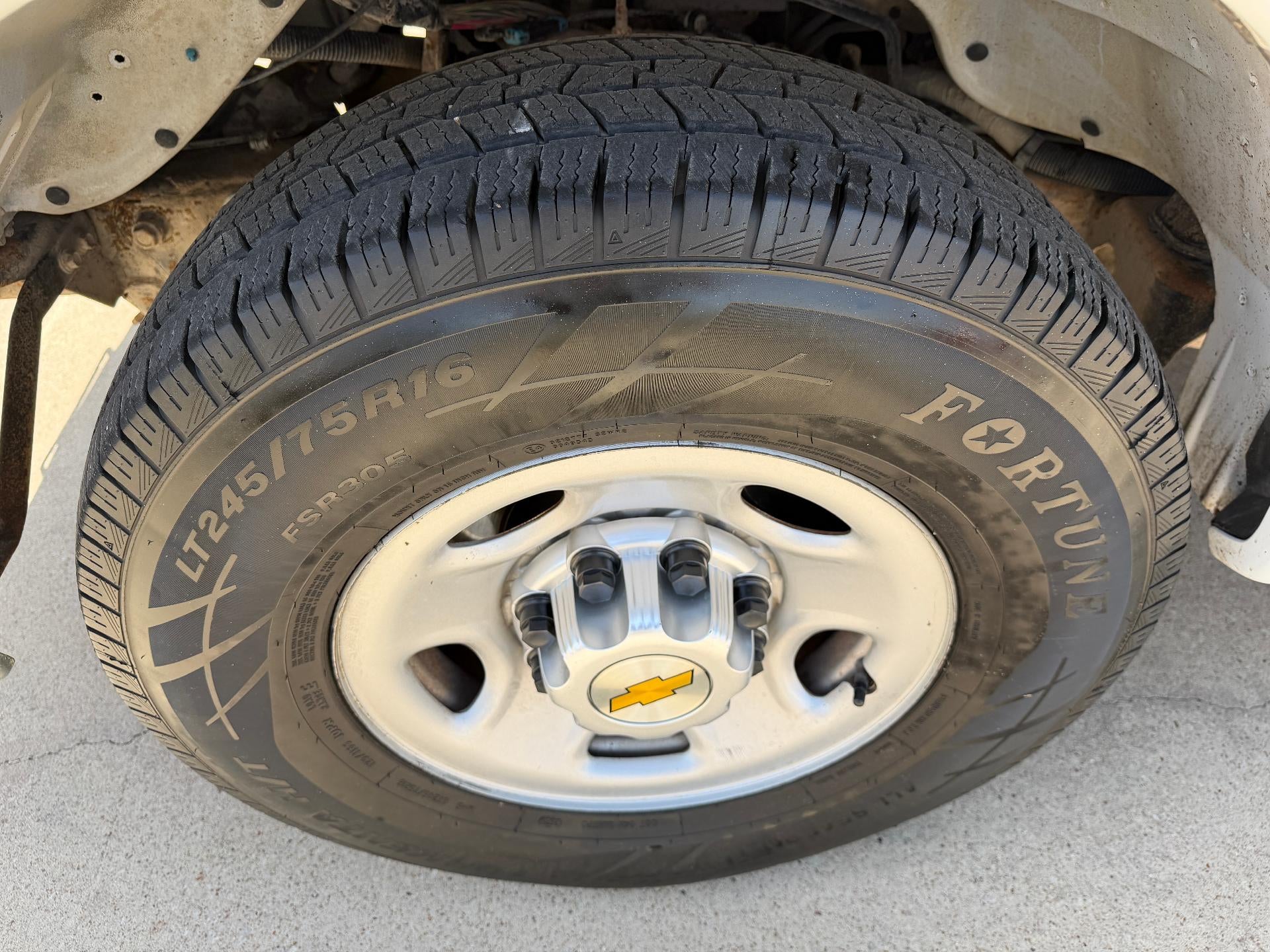 2015 Chevrolet Express Passenger 2500 Regular Wheelbase Rear-Wheel Drive 1LT