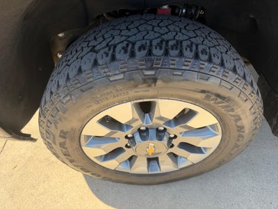 2024 Chevrolet Silverado 2500 HD Crew Cab Standard Box 4-Wheel Drive Custom