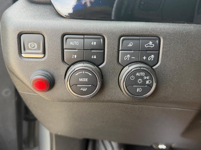 2024 Chevrolet Silverado 3500 HD Crew Cab Standard Box 4-Wheel Drive LT