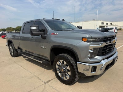 2024 Chevrolet Silverado 3500 HD Crew Cab Standard Box 4-Wheel Drive LT