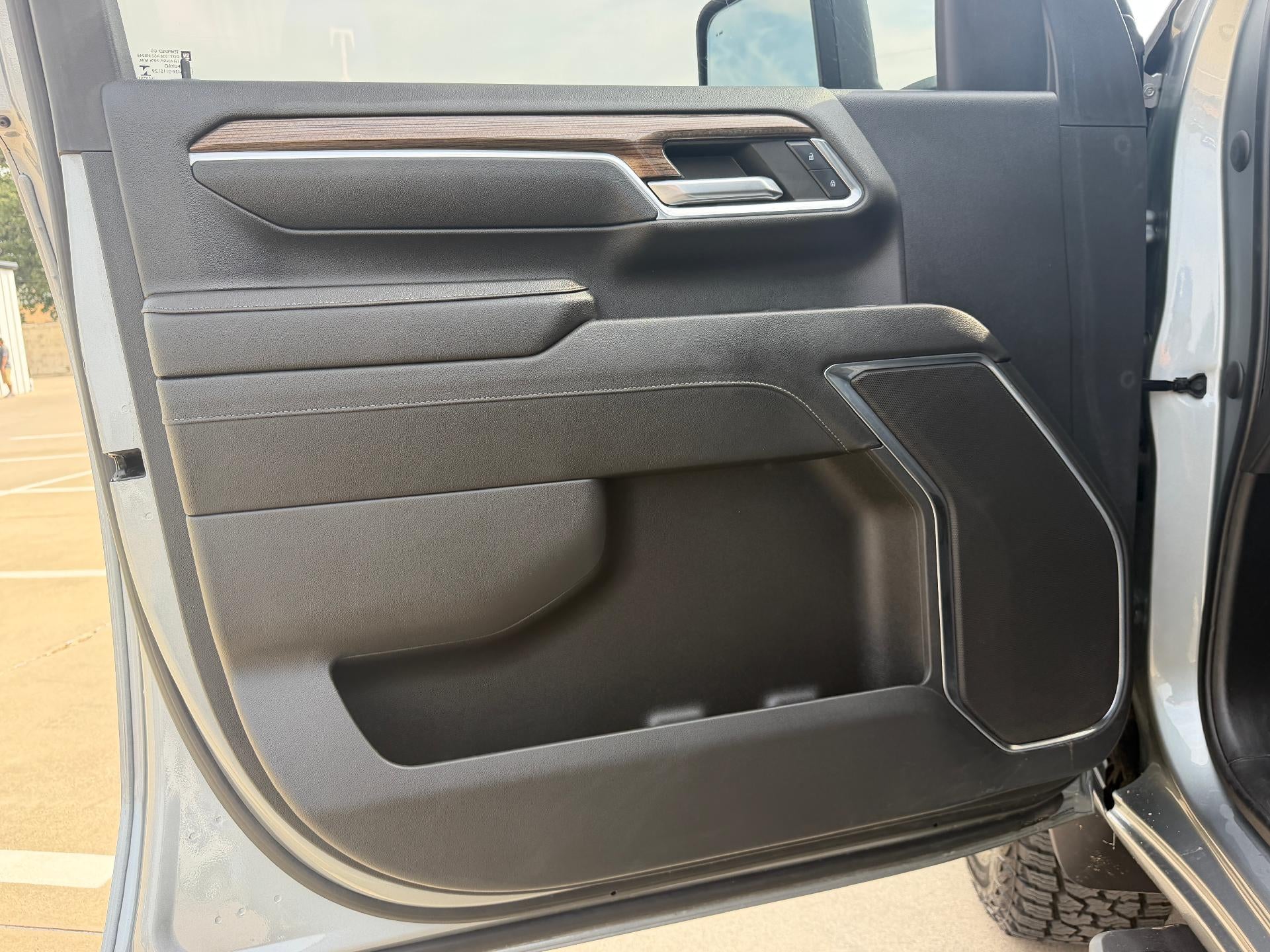 2024 Chevrolet Silverado 3500 HD Crew Cab Standard Box 4-Wheel Drive LT