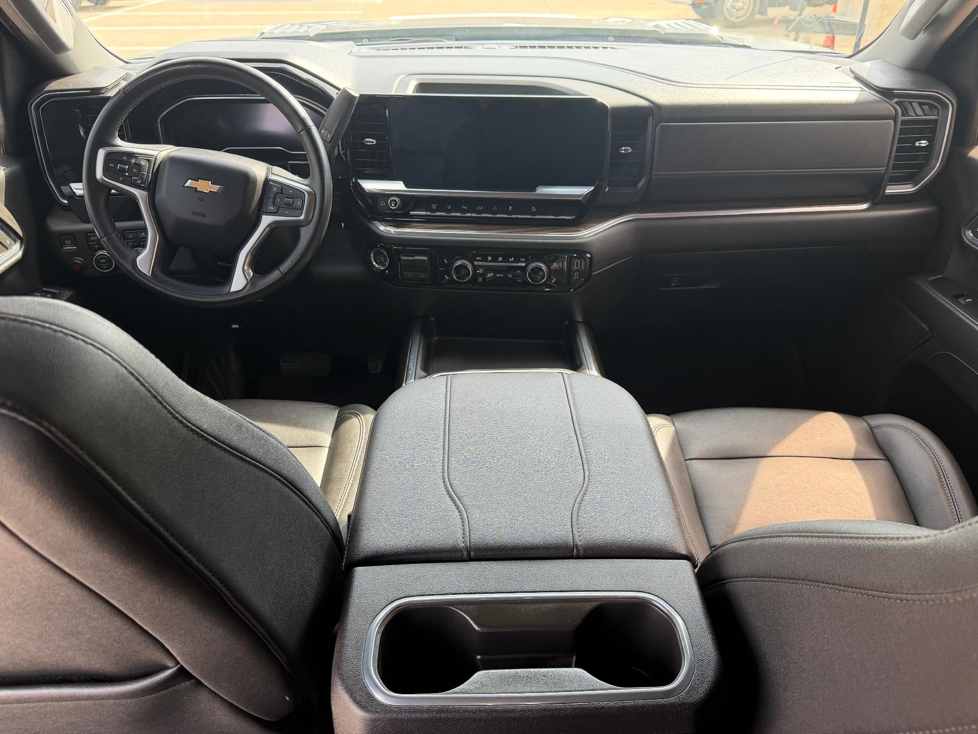 2024 Chevrolet Silverado 3500 HD Crew Cab Standard Box 4-Wheel Drive LT