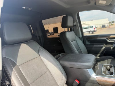 2024 Chevrolet Silverado 3500 HD Crew Cab Standard Box 4-Wheel Drive LT