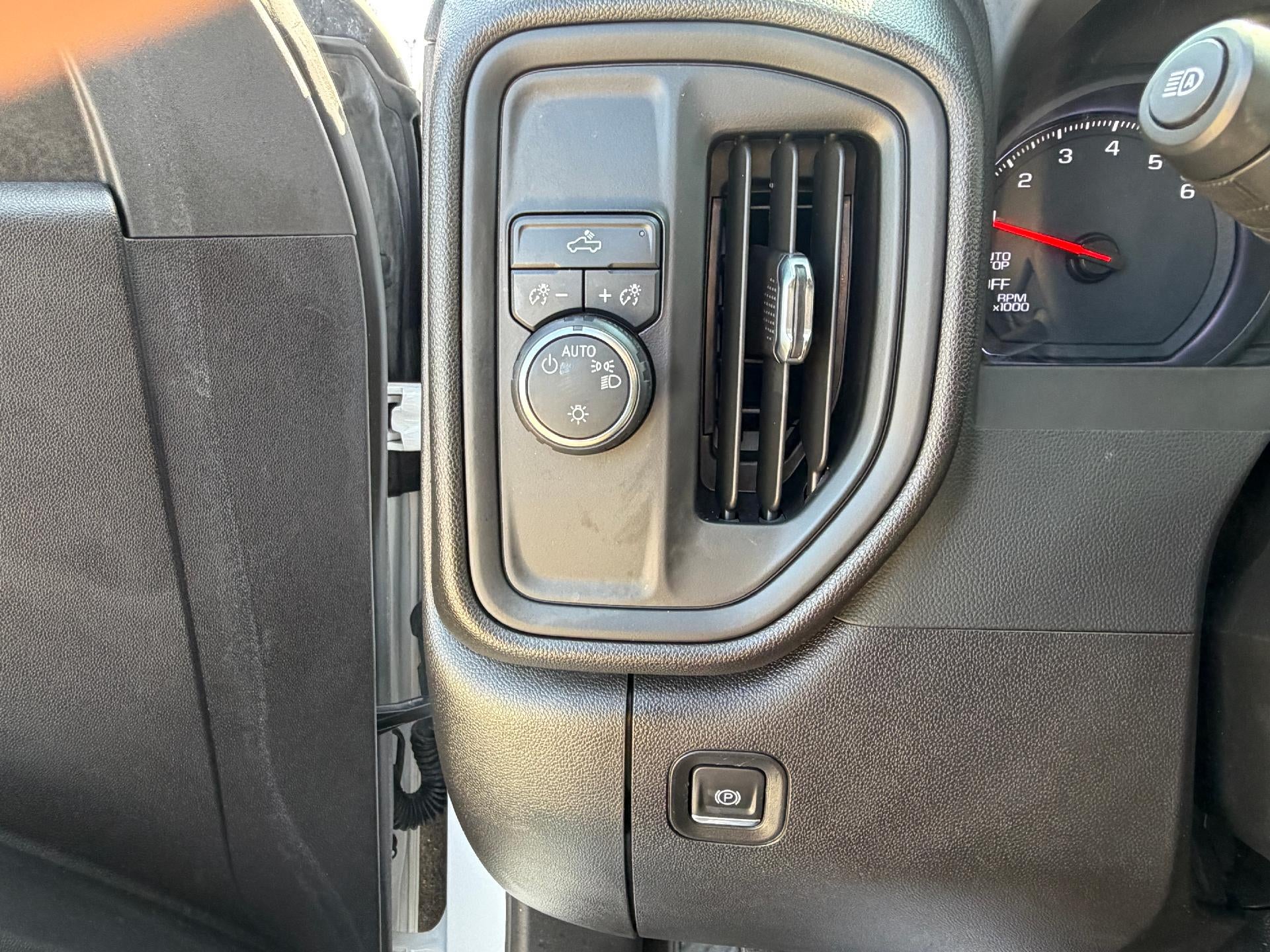 2024 Chevrolet Silverado 1500 Crew Cab Short Box 2-Wheel Drive Custom