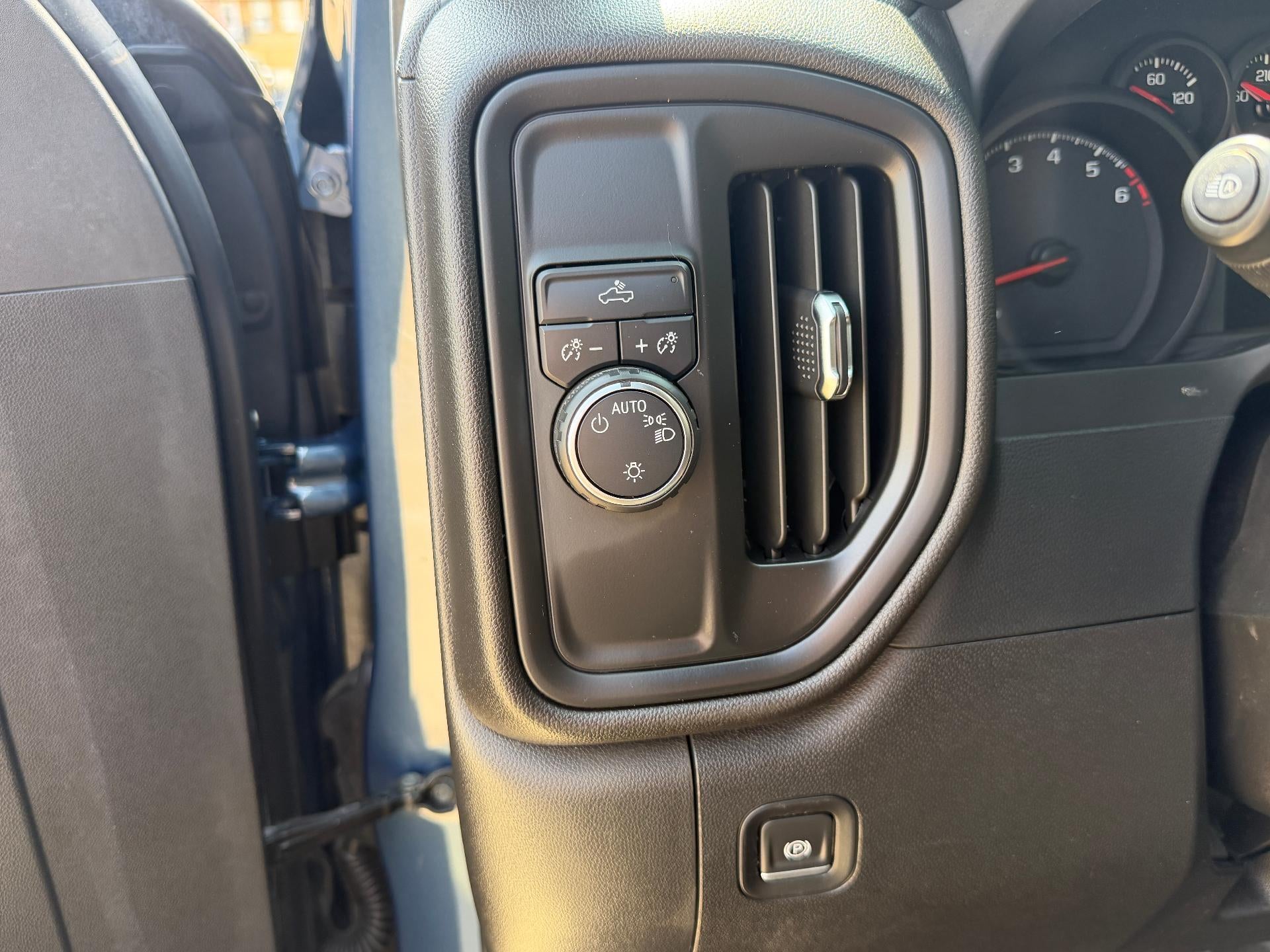 2024 Chevrolet Silverado 1500 Crew Cab Short Box 2-Wheel Drive Custom