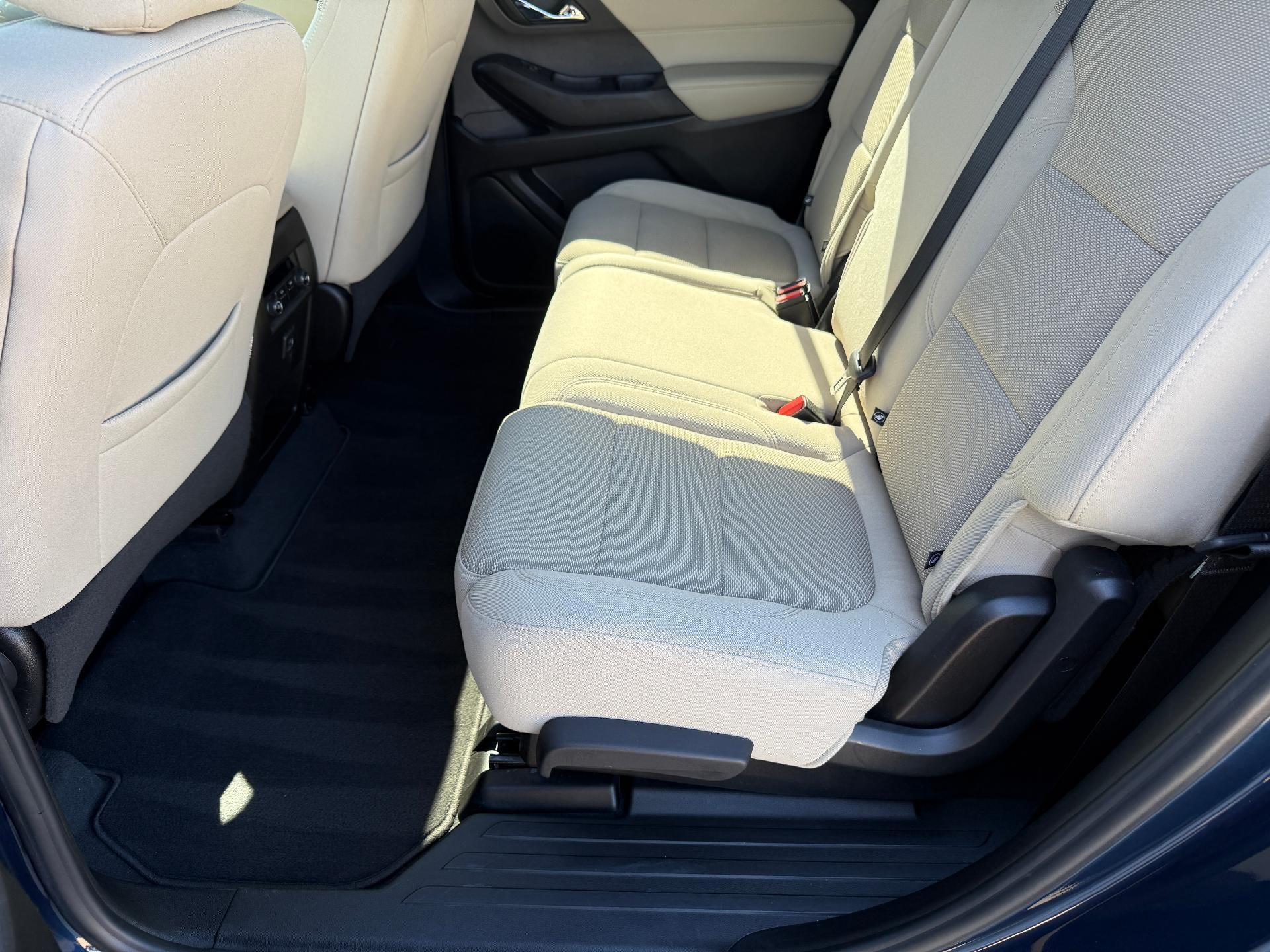 2023 Chevrolet Traverse FWD 1LS