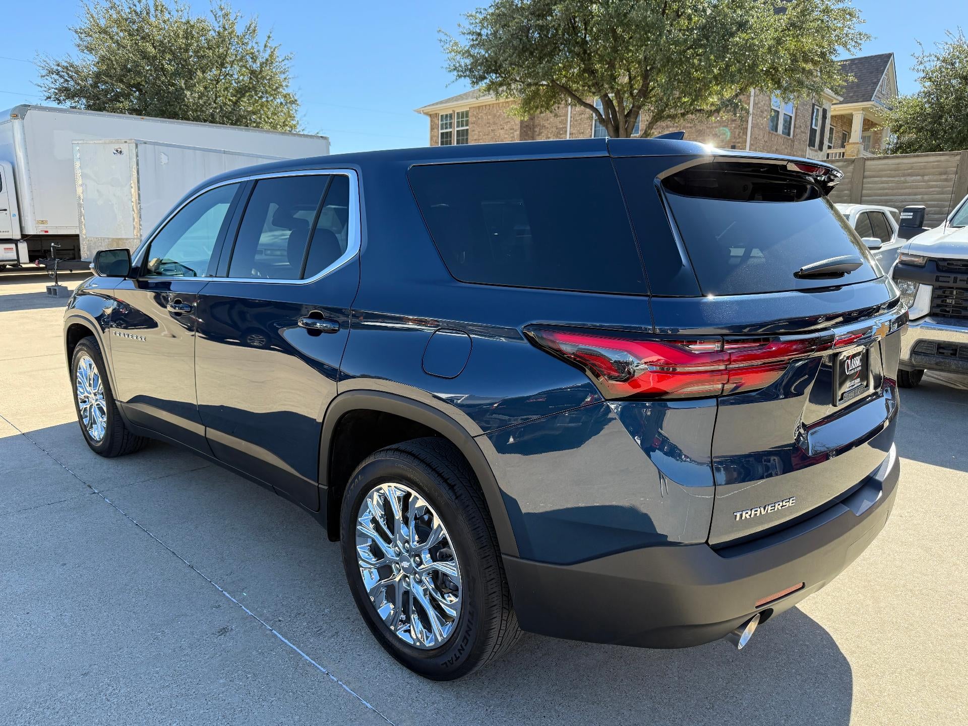 2023 Chevrolet Traverse FWD 1LS