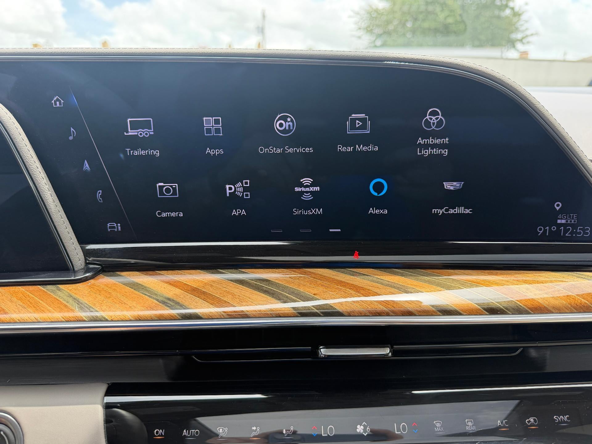 2022 Cadillac Escalade 4WD Sport Platinum