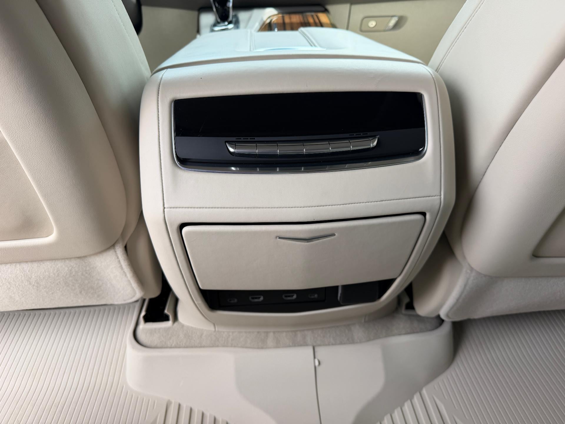 2022 Cadillac Escalade 4WD Sport Platinum