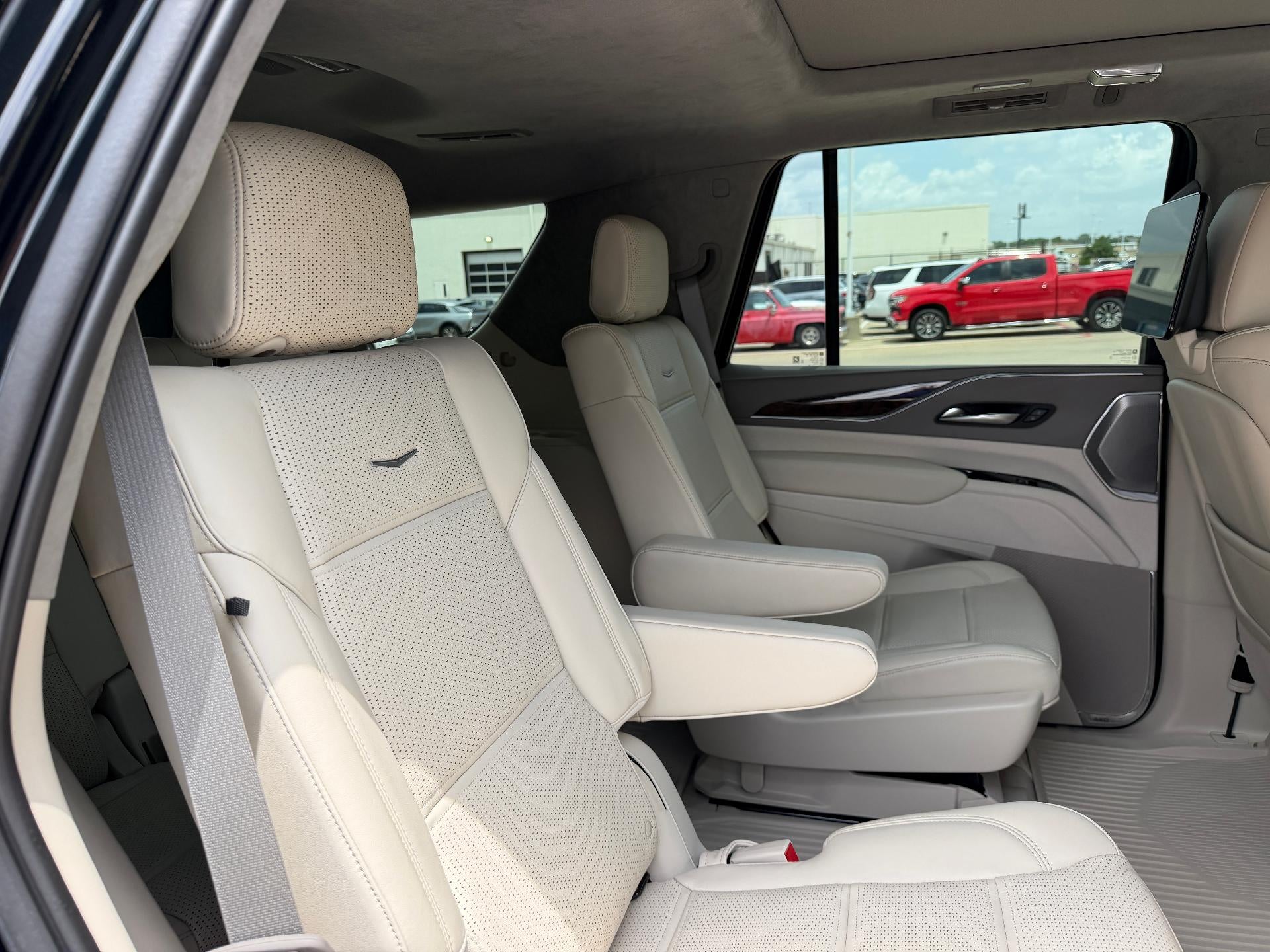 2022 Cadillac Escalade 4WD Sport Platinum