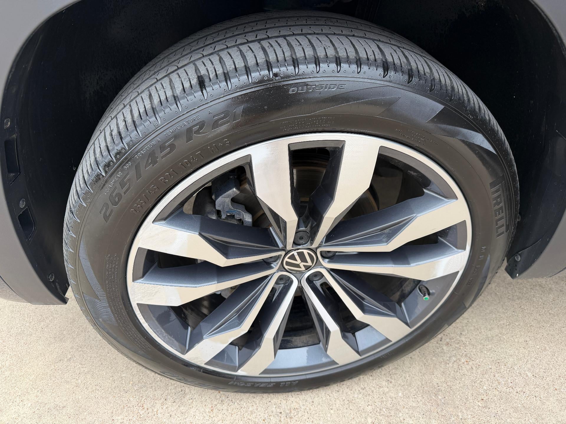 2023 Volkswagen Atlas 3.6L V6 SEL Premium R-Line 4MOTION