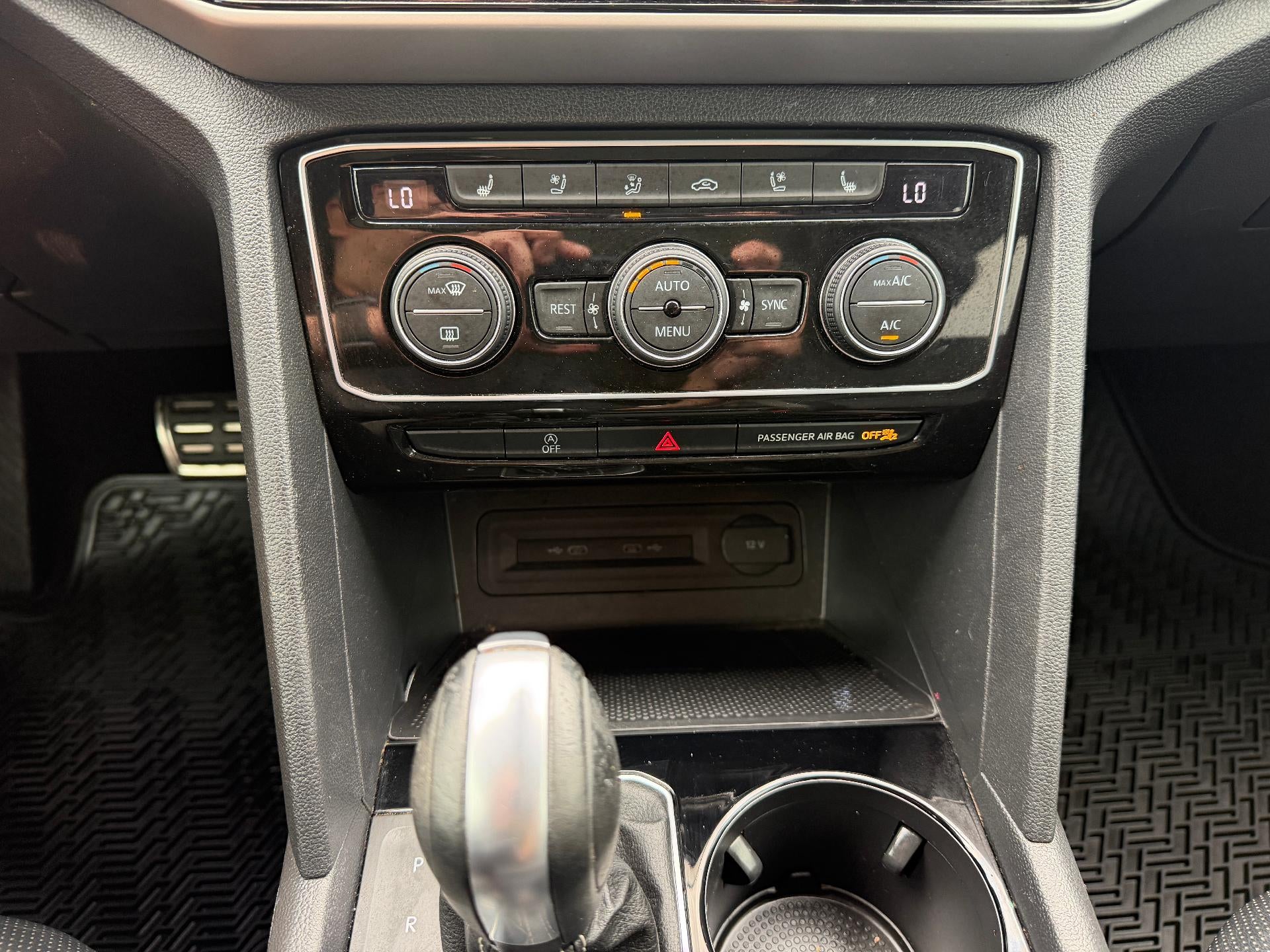 2023 Volkswagen Atlas 3.6L V6 SEL Premium R-Line 4MOTION