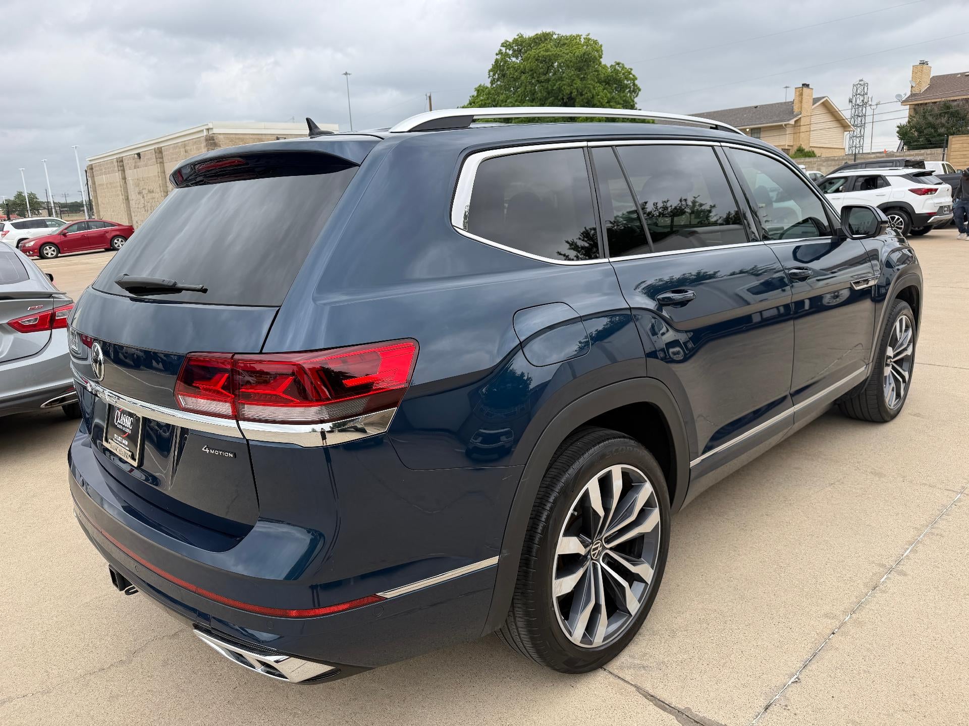 2023 Volkswagen Atlas 3.6L V6 SEL Premium R-Line 4MOTION