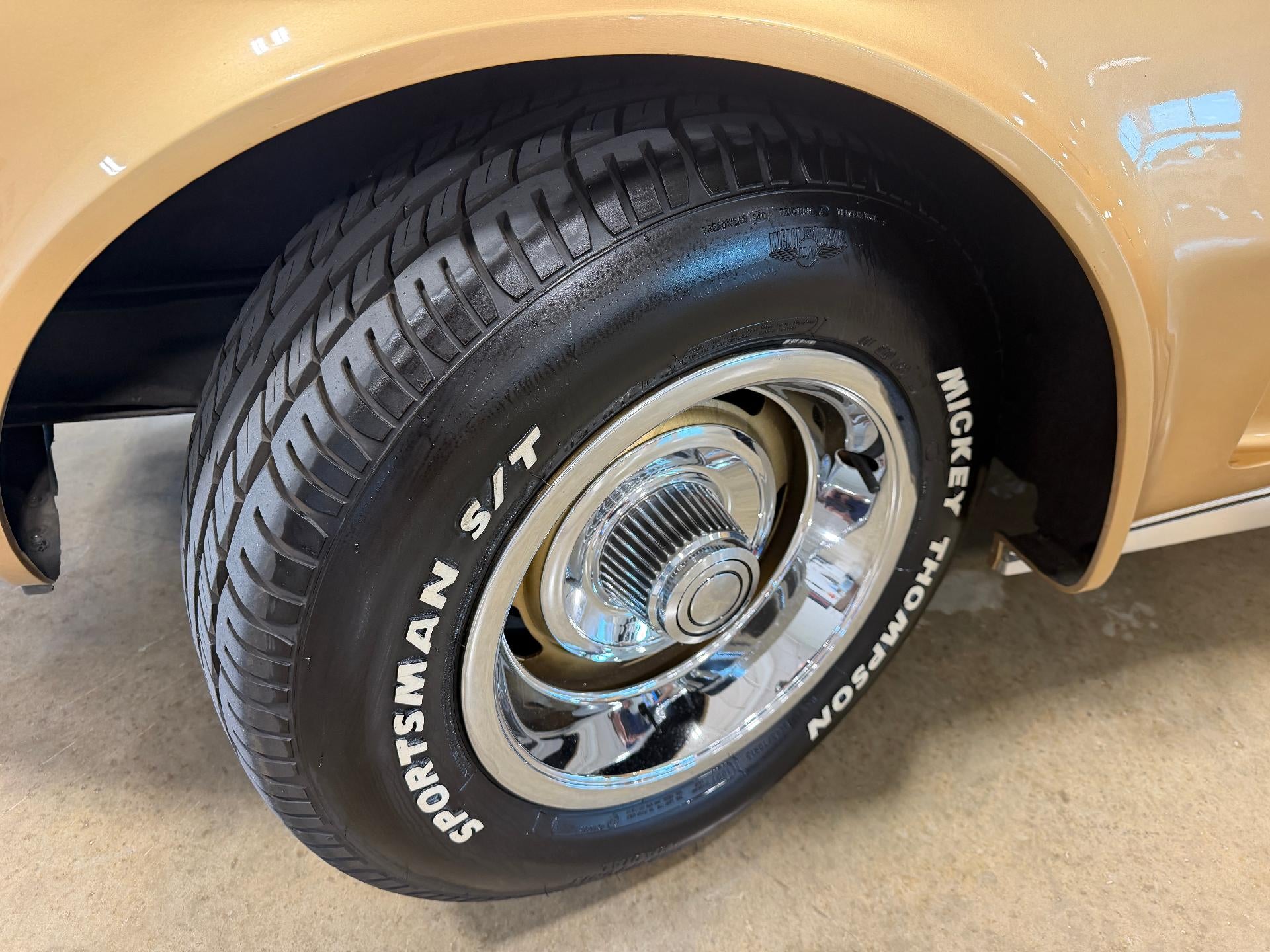 1975 Chevrolet Corvette Base