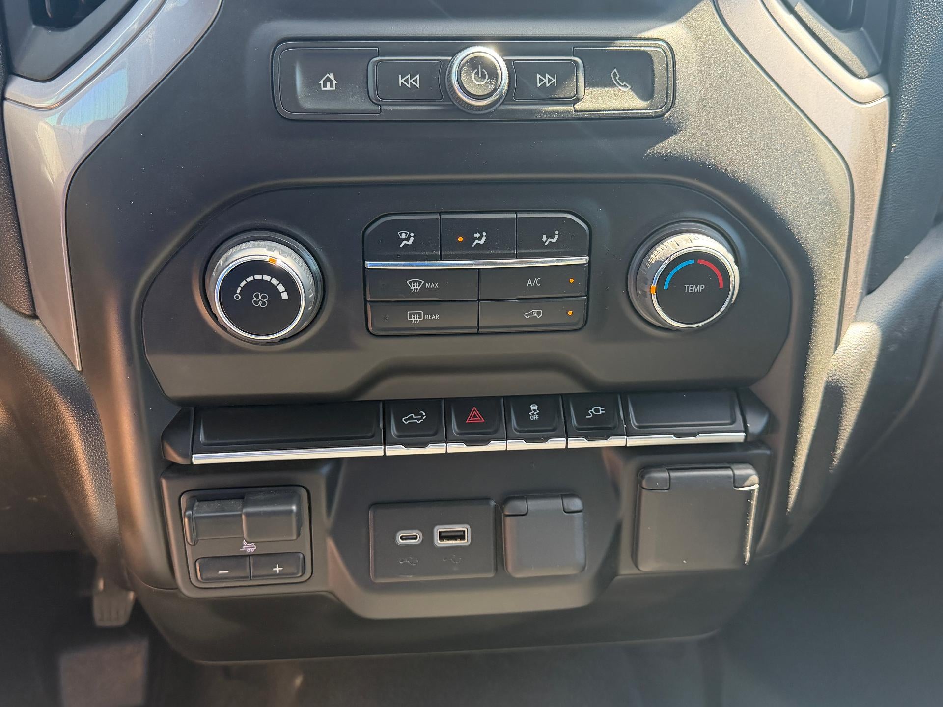 2022 Chevrolet Silverado 2500 HD Crew Cab Standard Box 4-Wheel Drive Custom
