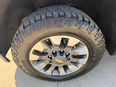 2022 Chevrolet Silverado 2500 HD Crew Cab Standard Box 4-Wheel Drive Custom