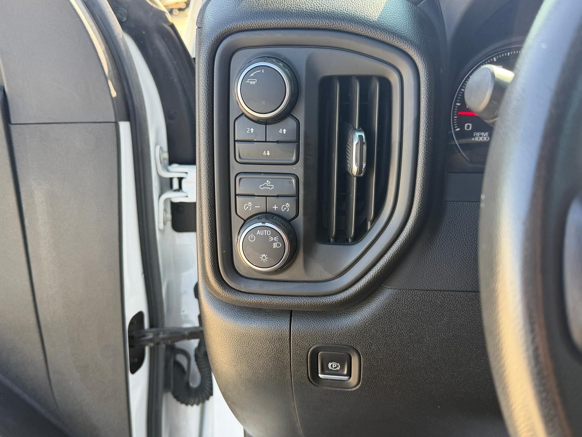 2022 Chevrolet Silverado 2500 HD Crew Cab Standard Box 4-Wheel Drive Custom