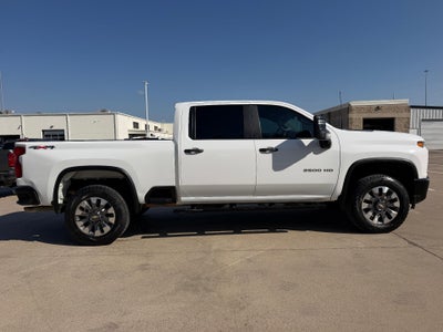 2022 Chevrolet Silverado 2500 HD Crew Cab Standard Box 4-Wheel Drive Custom