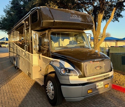 2023 DYNAMAX DX3 37TS Base