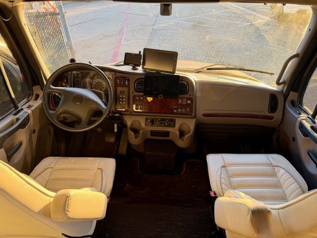 2023 DYNAMAX DX3 37TS Base