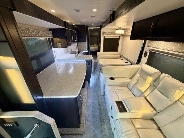 2023 DYNAMAX DX3 37TS Base