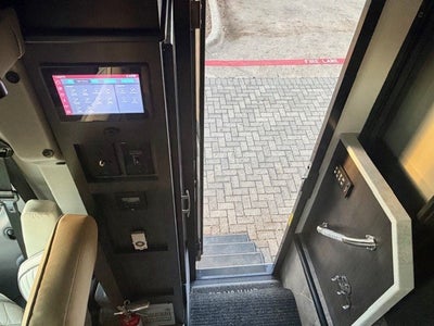 2023 DYNAMAX DX3 37TS Base