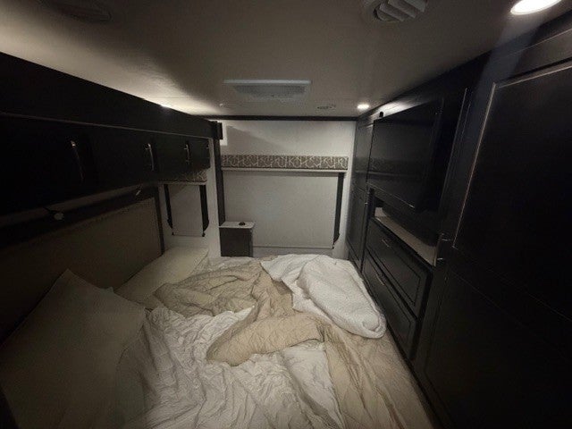 2023 DYNAMAX DX3 37TS Base