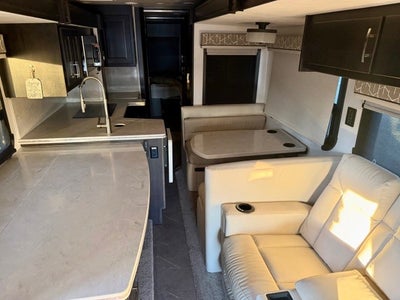 2023 DYNAMAX DX3 37TS Base